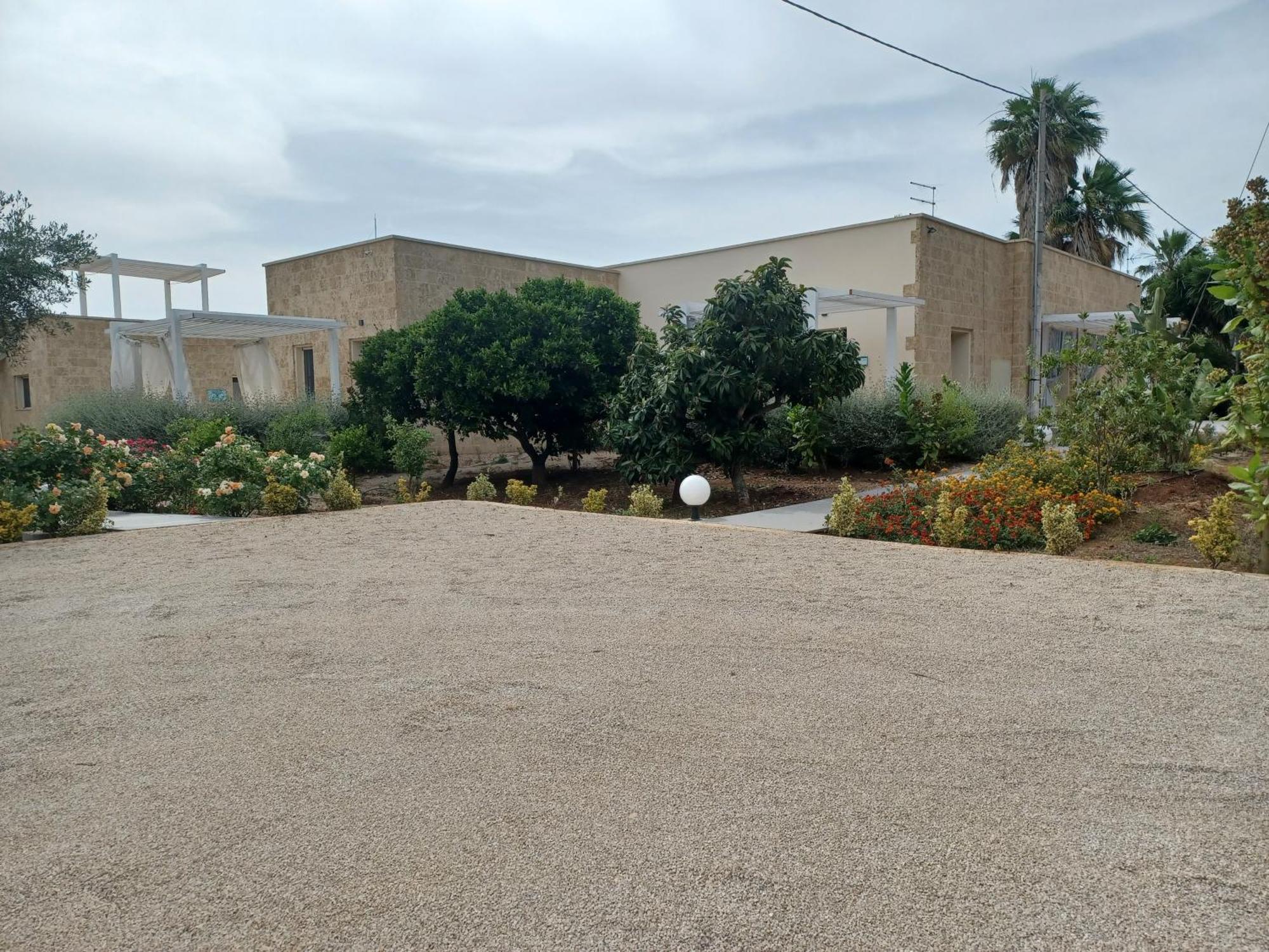 Zeituna Lodge A Porto Cesareo Torre Lapillo Exterior photo